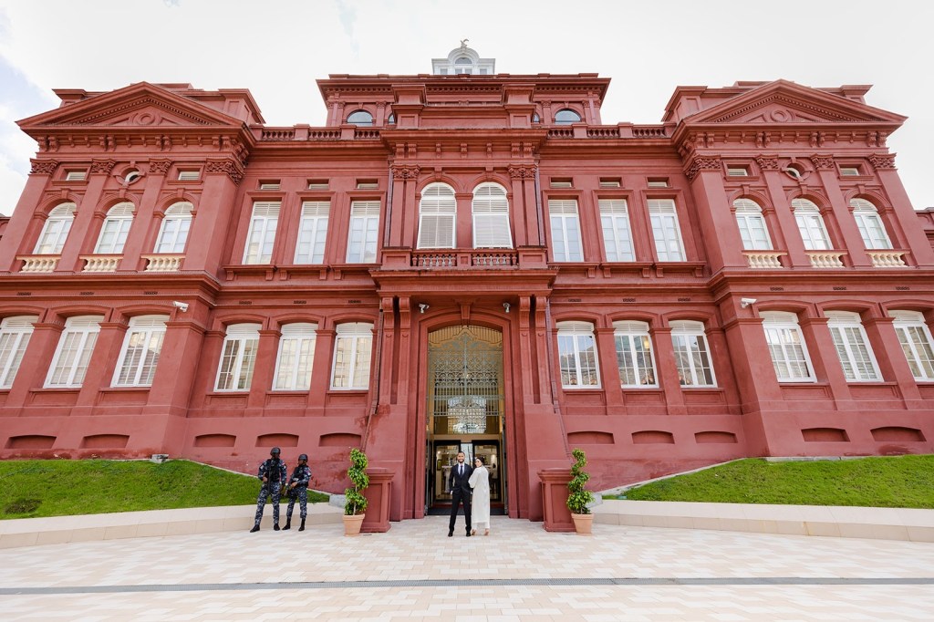 A Red House&nbsp;Wedding